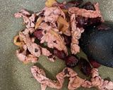 豚もも肉としば漬けの焼肉炒め作り方3写真