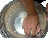 自家製餃子の皮 50枚分 約12g/1枚作り方3写真