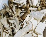 ☆韓国海苔必須！豚肉のキノコ炒め☆作り方1写真