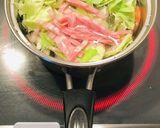 醤油をプラス・ほっとするコンソメスープ作り方1写真