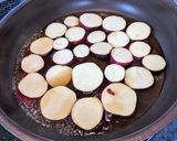 甘じょっぱい！さつまいもめんつゆバター煮作り方3写真