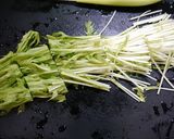 簡単小鍋！かねふくの食べるラー油鍋作り方1写真