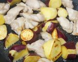 さつまいもと鶏肉のコチュジャン炒め作り方4写真