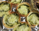 餃子の皮とジェノベーゼソースのピザ風作り方2写真