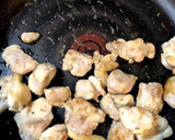 さつまいもと鶏モモ肉の甘酢炒め作り方2写真