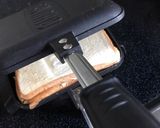 とろ〜り目玉焼きとチーズのホットサンド☆作り方5写真