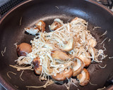 旨味たっぷりきのこのめんつゆバター焼き作り方5写真