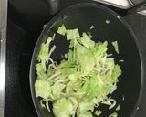 ポーチドエッグと野菜炒め入り味噌ラーメン作り方2写真