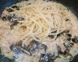 黒きくらげとベーコンのクリームパスタ作り方12写真