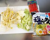 野菜いっぱい!サッポロ一番塩ラーメン作り方1写真