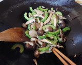 簡単！ ゴーヤと舞茸の味噌炒め梅肉和え♪作り方5写真