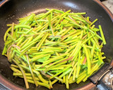 サツマイモの茎の麺つゆバター炒め作り方3写真