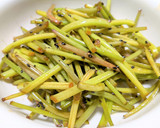 サツマイモの茎の麺つゆバター炒め作り方7写真