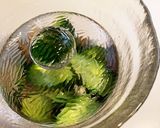 お手軽小鉢！胡瓜と茗荷の浅漬け作り方3写真