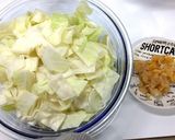 たっぷりキャベツと豚バラの塩レモン蒸し♬作り方1写真