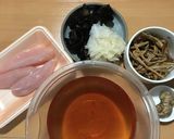 金針菜とキクラゲと鶏ささみの薬膳スープ作り方3写真