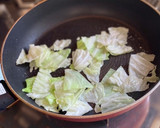 簡単！シャンタンとごま油の焼きそば作り方3写真