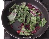 ビーツの葉と茎の中華炒め作り方4写真