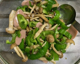 ピーマンとしめじと魚肉ソーセージの和え物作り方2写真