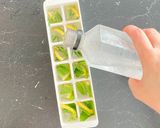 製氷皿でつくる、アロマハーブ氷作り方2写真
