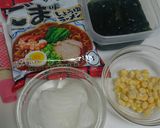 生玉ねぎとわかめとコーンのラーメン作り方1写真