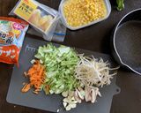 サッポロ一番!愛しの味噌バタコンラーメン作り方1写真