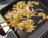 簡単♪節約❗豚こま・玉葱の甘辛炒め♡作り方1写真