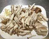 簡単！！秋の味覚♡きのこたっぷり牛肉炒め作り方1写真
