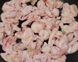 ししとうと鶏皮の甘辛味噌炒め！作り方2写真