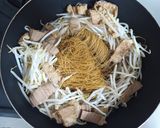 もやしたっぷり！ホルモン焼きビーフン作り方6写真