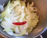 たまねぎと人参の酸っぱ辛いピクルス作り方1写真