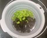 昆布つゆ使用！蓮根と木耳の梅肉和え作り方3写真