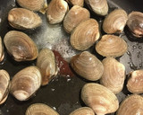 簡単　たっぷりきのことあさりの酒蒸し作り方3写真