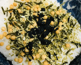 朝のお茶漬け●お茶漬けの素＋乾燥わかめ作り方1写真