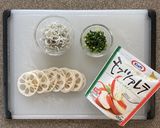 蓮根としらすのモッツァレラガレット作り方1写真