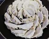 野菜がシャキッとジューシーな焼き餃子作り方4写真