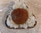おにぎり丸風、冷凍ハヤシでハヤシおにぎり作り方2写真