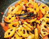 レンコンとにんじん、きくらげの照り炒め作り方7写真