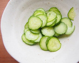 梨ときゅうりのフルーティーな酢の物♪作り方1写真
