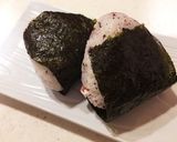 ゆかりとカニカマ のおにぎり作り方3写真