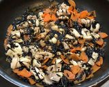 鶏肉とひじきとにんじんの炊き込みご飯作り方2写真