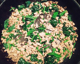 ほうれん草と挽き肉のハーブバター炒め☆作り方2写真