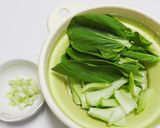 ミニ青梗菜と人参の辛味噌マヨ和え作り方1写真