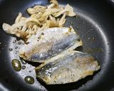 簡単！アジのオリーブ炒め☆バター醤油風味作り方4写真