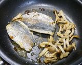 簡単！アジのオリーブ炒め☆バター醤油風味作り方6写真