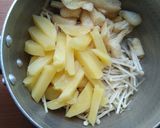じゃが芋とエノキの味噌汁♪作り方2写真