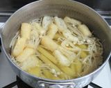 じゃが芋とエノキの味噌汁♪作り方3写真