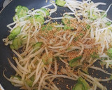 モヤシときゅうりのきゃべつのうまタレ炒め作り方3写真