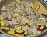 さつまいもとエリンギと豚バラ肉の秋色炒め作り方5写真