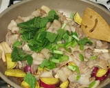 さつまいもとエリンギと豚バラ肉の秋色炒め作り方6写真